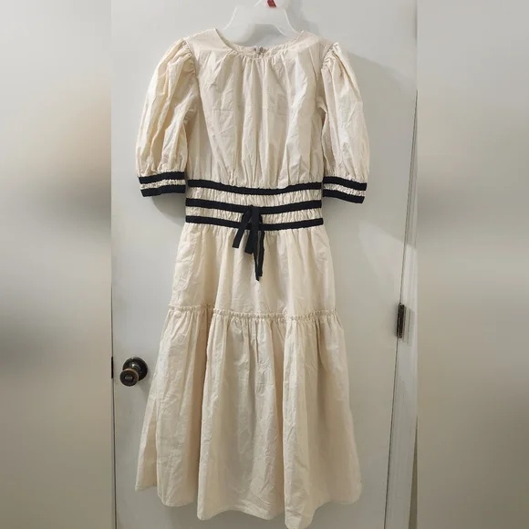 Aureum Elegant Cream Dress with Black Accents - Picture 1 of 11